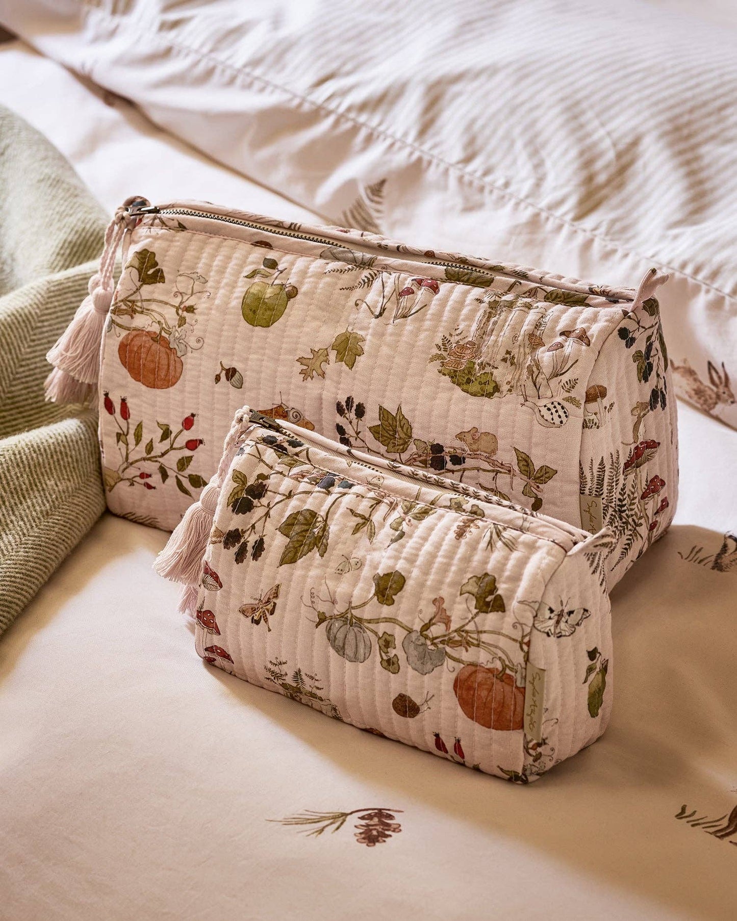 Autumn Forage Wash Bag