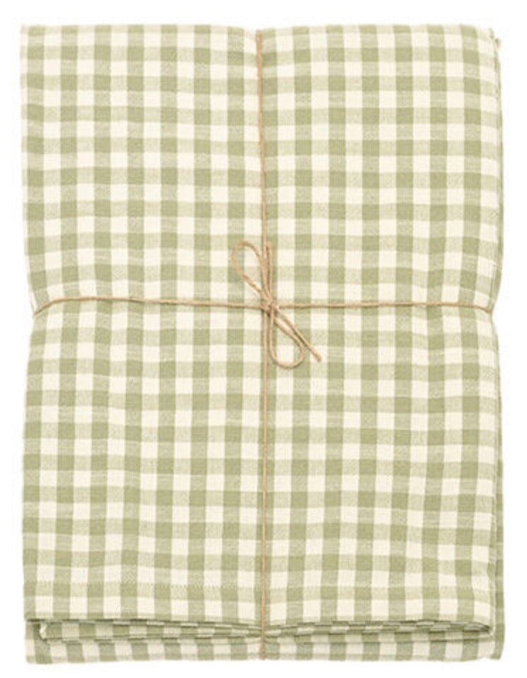 Walton & Co Gingham Tablecloth 130cm x 230cm
