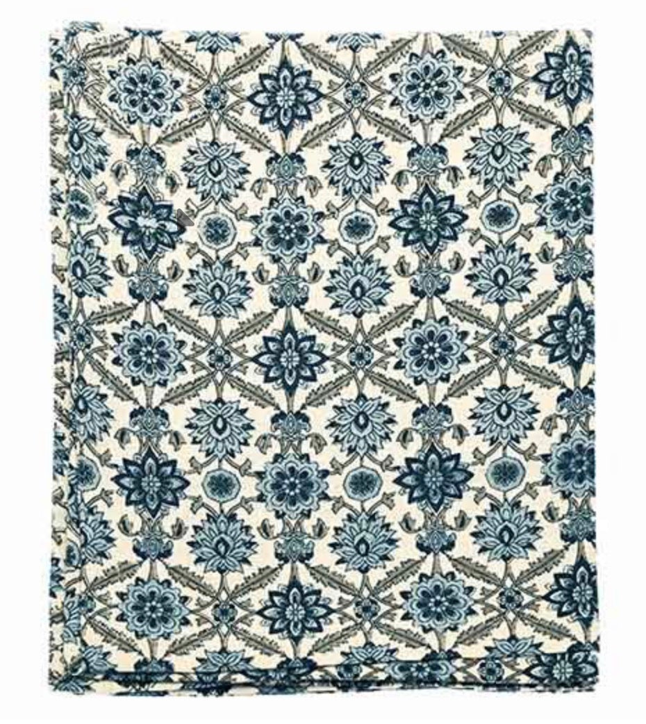 Walton & Co Kelmscott Tablecloth 140cm x 230cm
