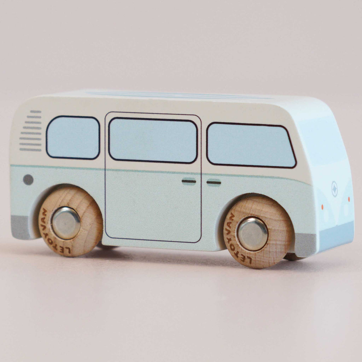 Le Toy Van Daisy Wooden Toy Car – No. 29 GT160