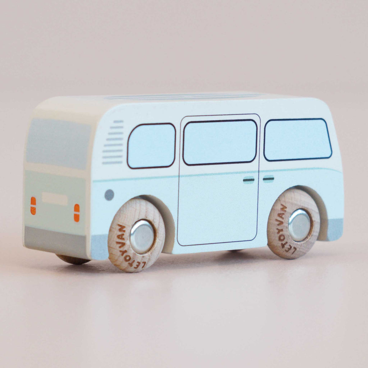 Le Toy Van Daisy Wooden Toy Car – No. 29 GT160