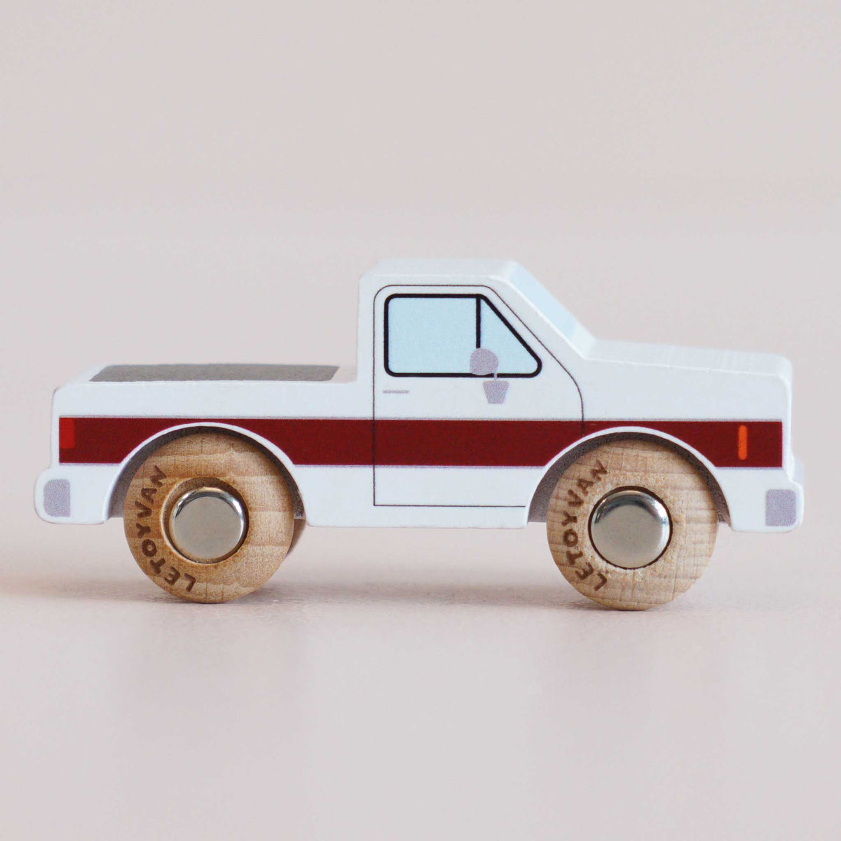 Le Toy Van Charlie Wooden Toy Truck – No. 30 GT165