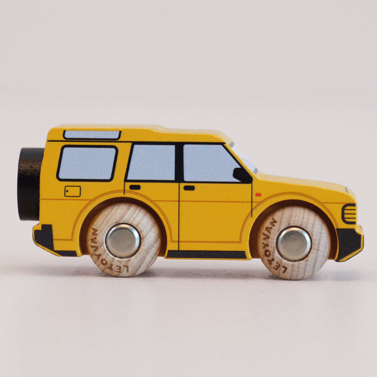 Le Toy Van Riley Wooden Toy Car – No. 35 GT195