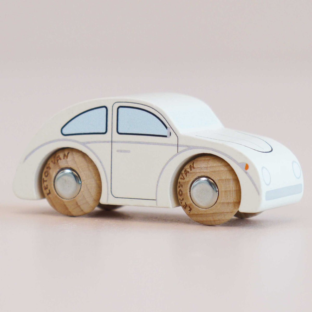 Le Toy Van Betty Wooden Toy Car – No. 9 GT55