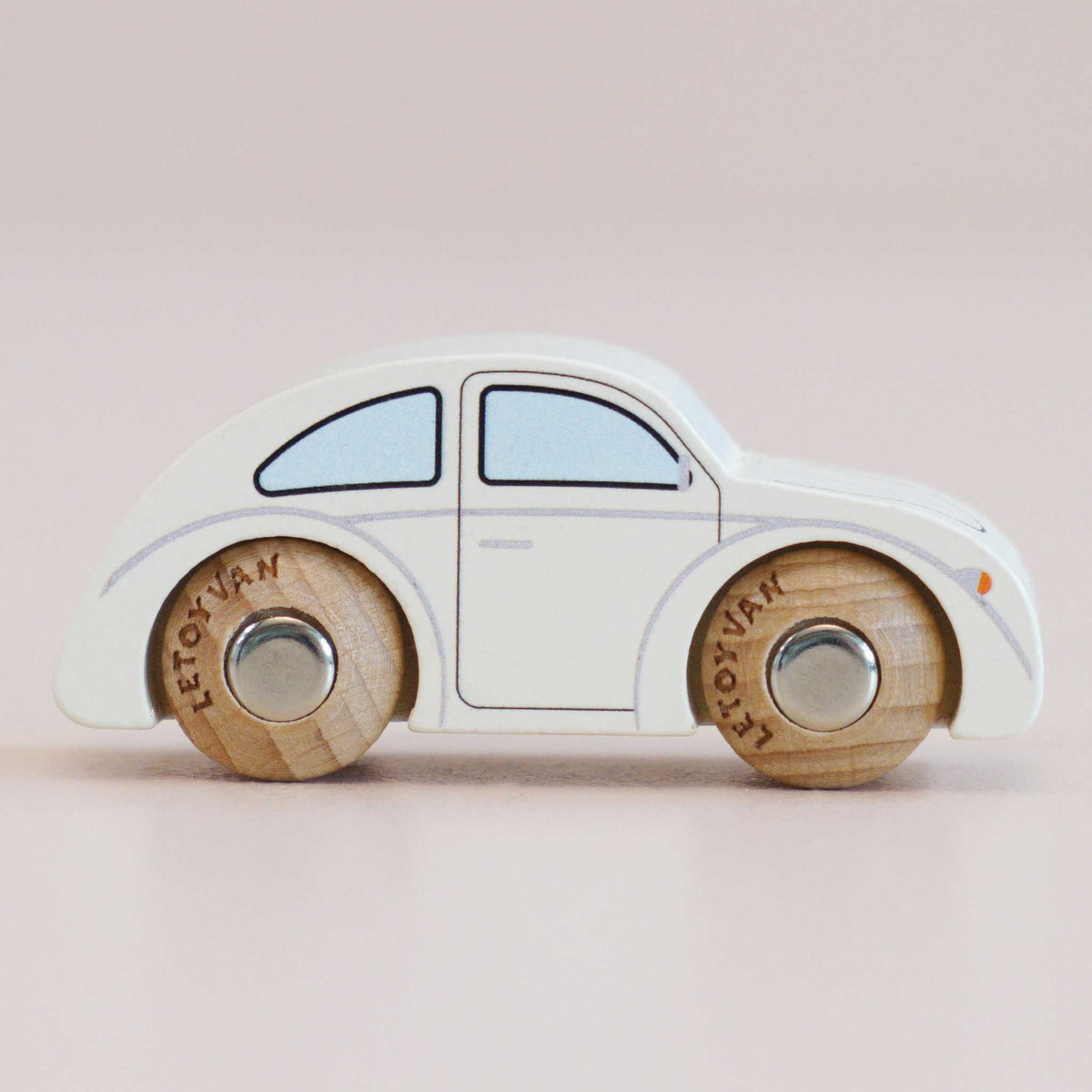 Le Toy Van Betty Wooden Toy Car – No. 9 GT55
