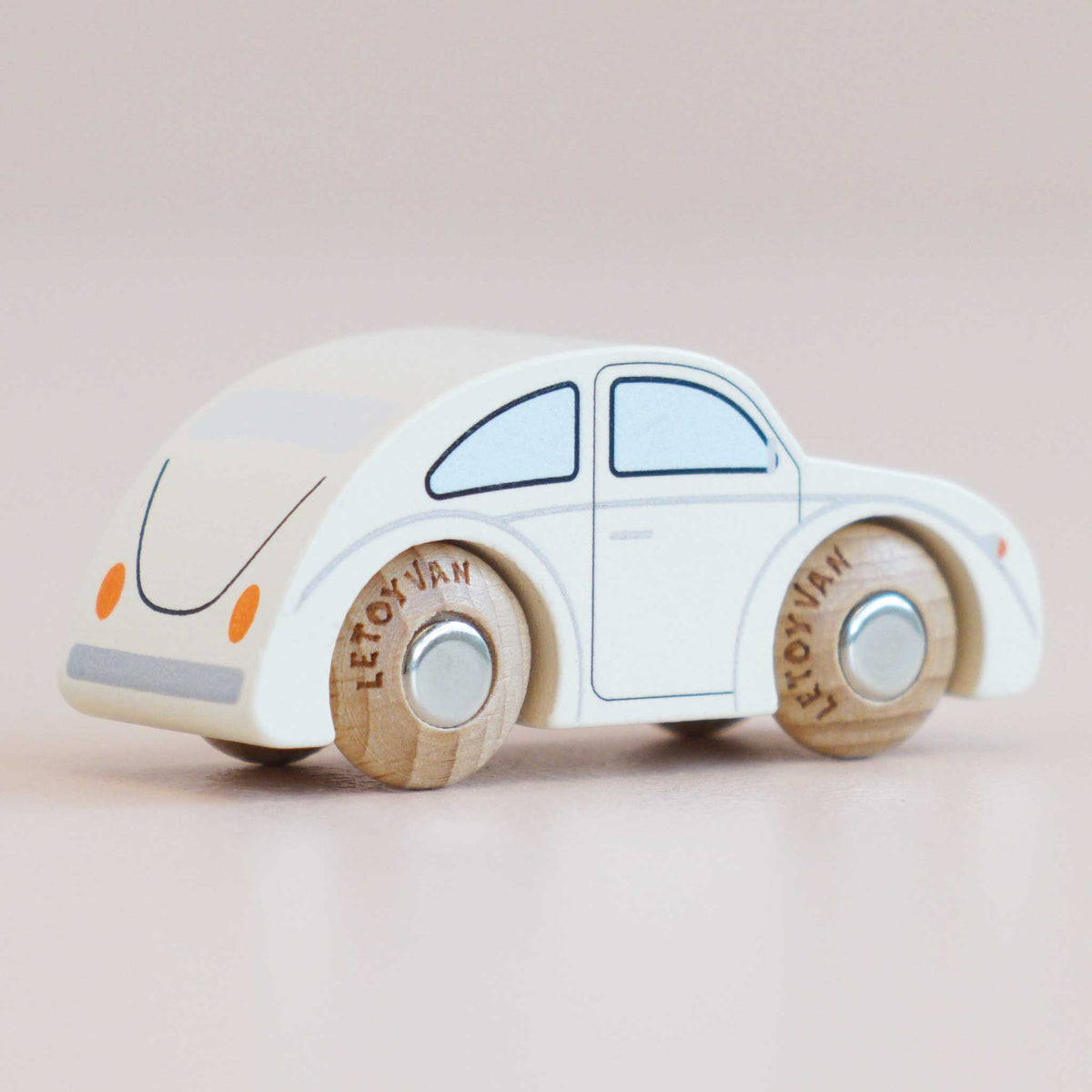 Le Toy Van Betty Wooden Toy Car – No. 9 GT55
