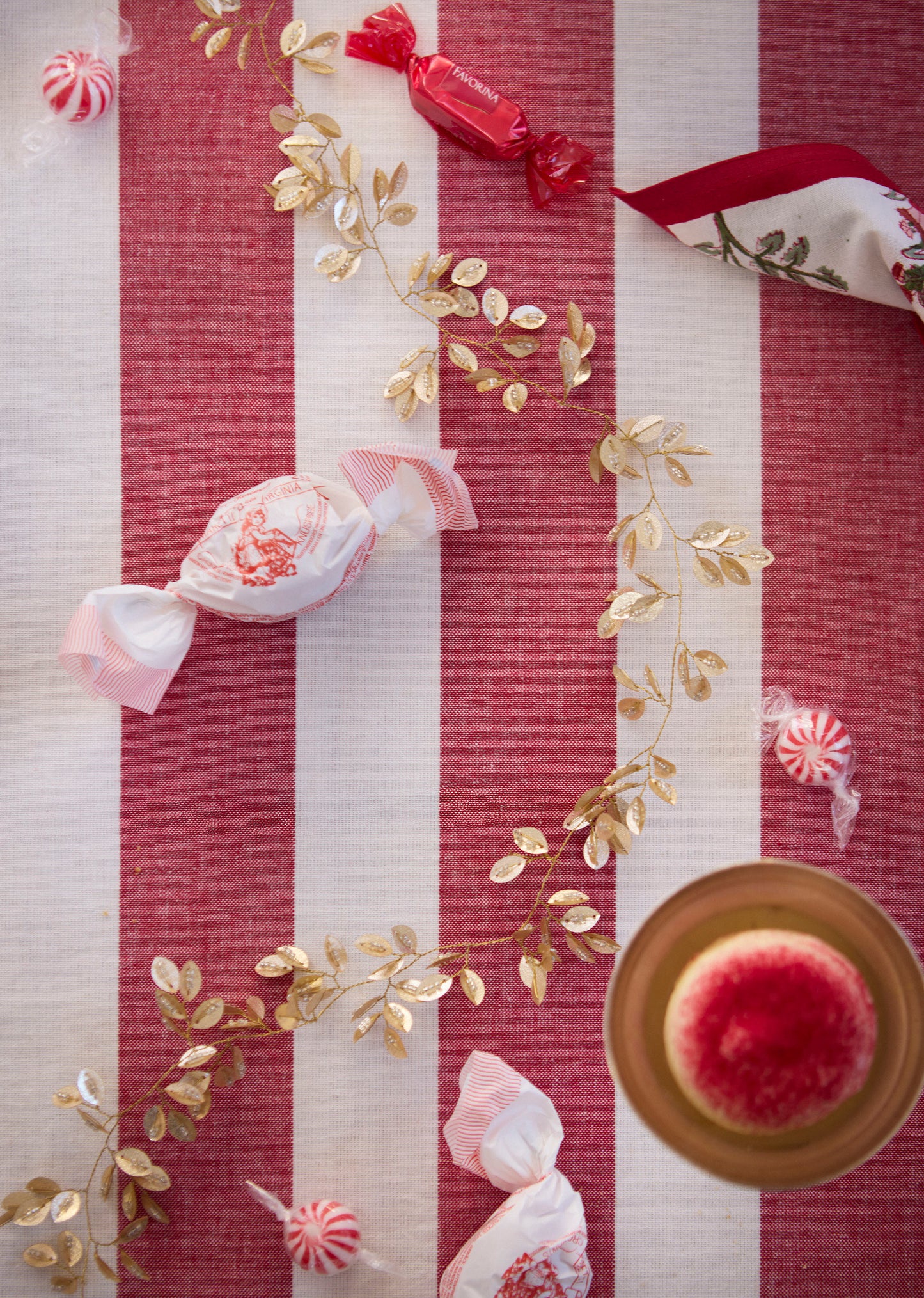 Bungalow Napoli Tablecloth