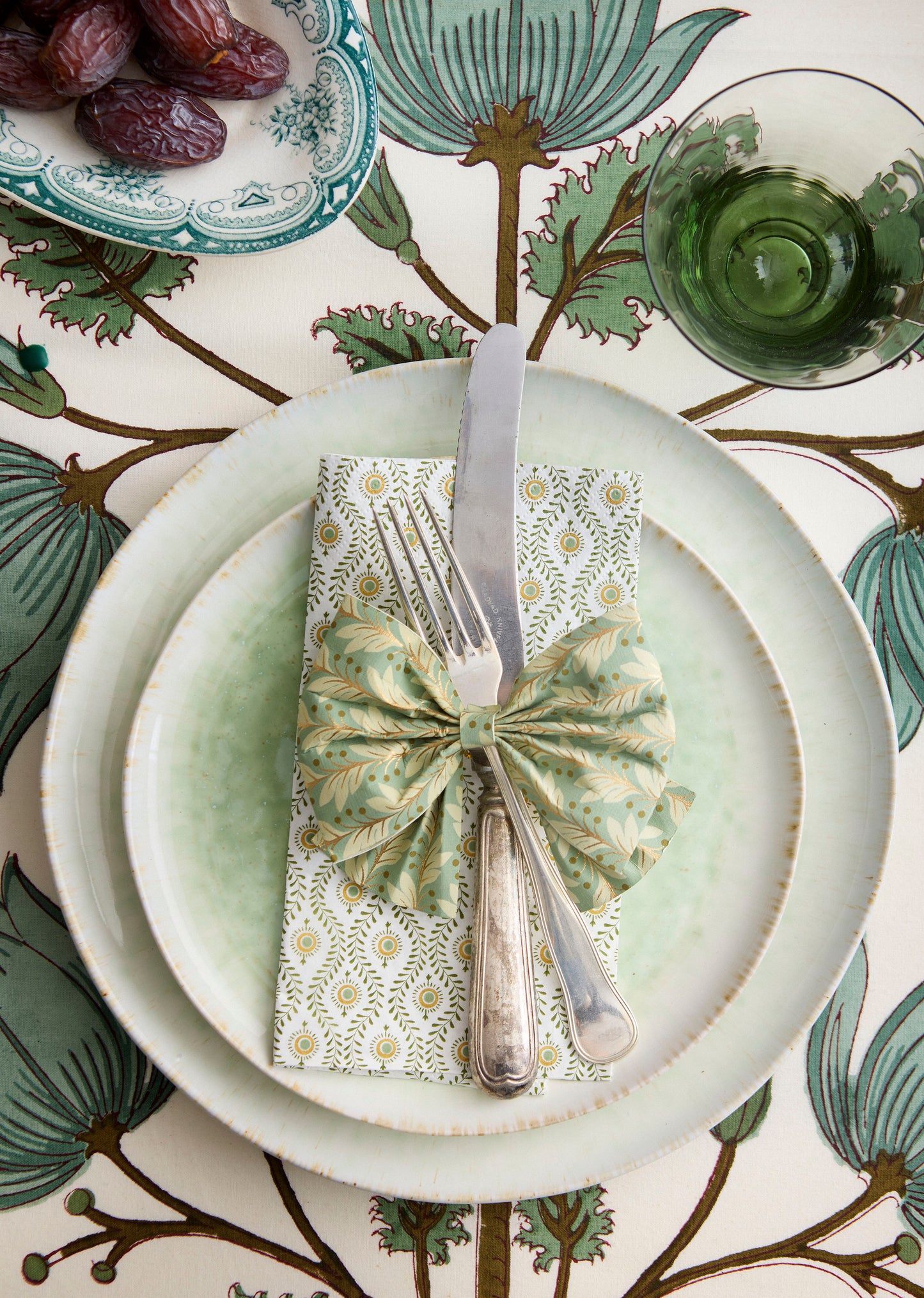 Bungalow “Flora Sage” Tablecloth