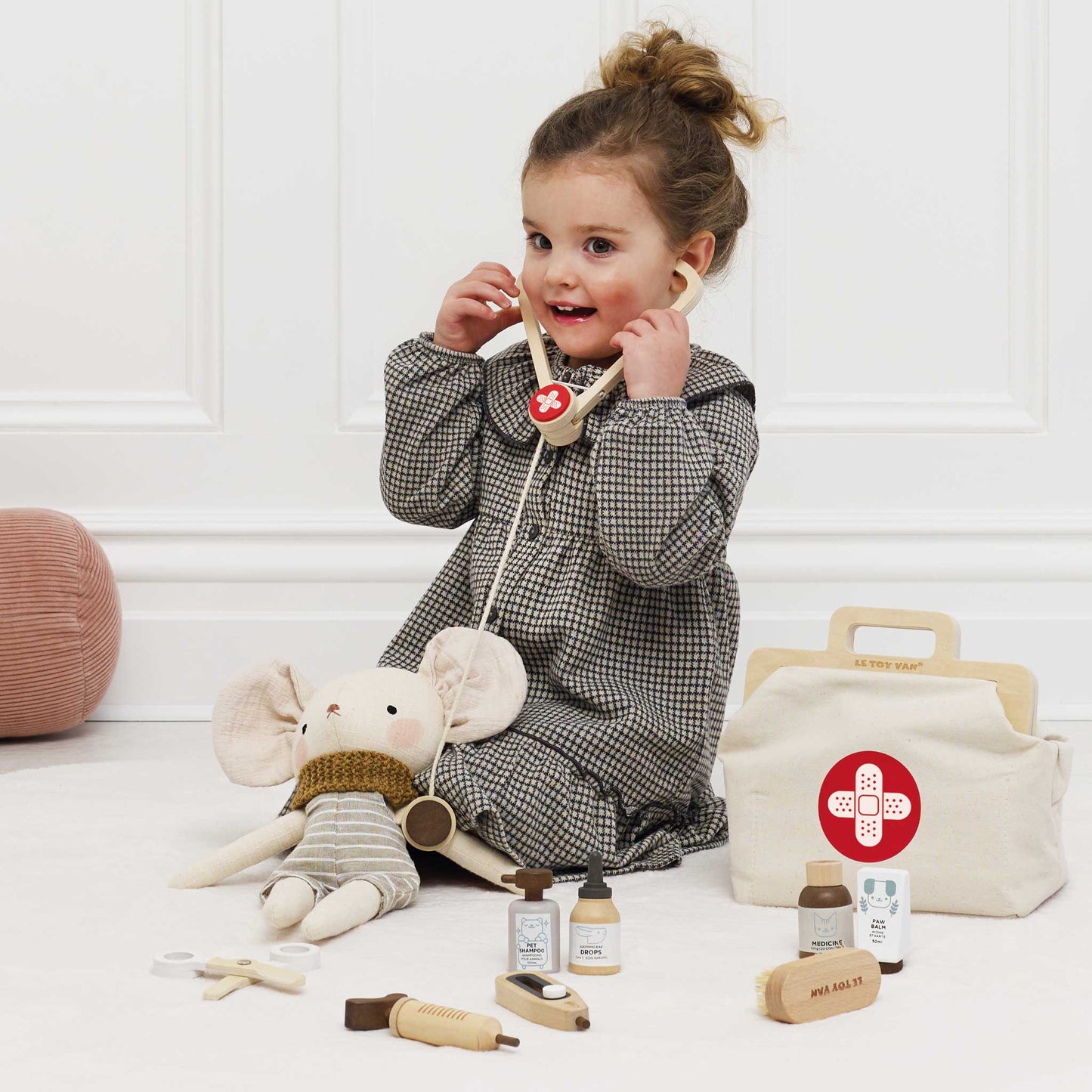 Le Toy Van Vet Medical Kit